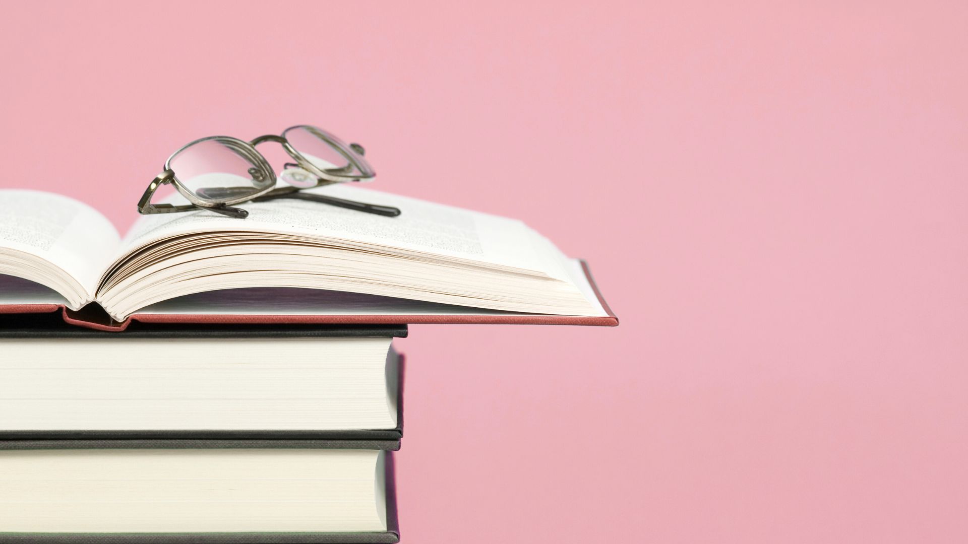 Ile wynosi koszt studiów w Polsce? Przeprowadziliśmy badanie dla Towarzystwa Ubezpieczeniowego AEGON. 